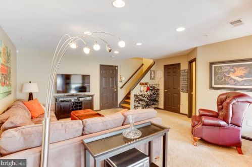 3512 Dental Ct, Edgewater MD 21037-2684 exterior