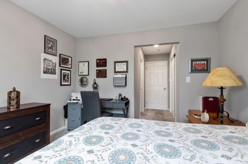 1532 Waterford Dr, Edison NJ  08817-1919 exterior