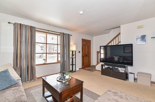 4947 Colonial Ct, Milwaukee WI exterior