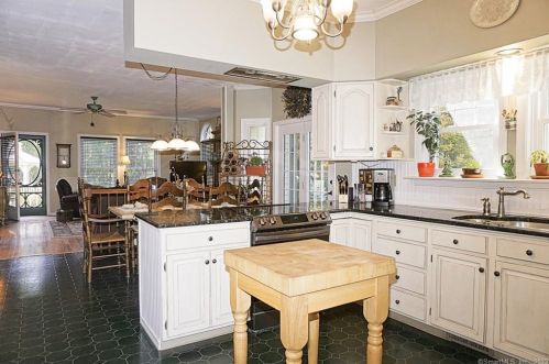 109 Babbling Brk Rd, Torrington CT 06790-2166 exterior