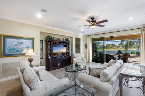 7218 Adriana Ct, Naples, FL 34114-2735