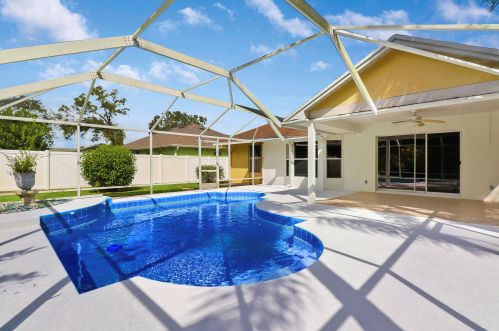 1826 Leafy Rd, Fort Pierce FL  34953-1392 exterior