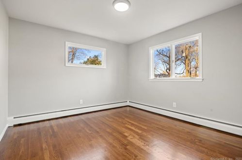 32 Fairview Dr, Farmington CT 06032-2517 exterior