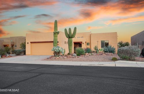 8154 Painted Feather Dr, Tucson AZ  85743-7418 exterior