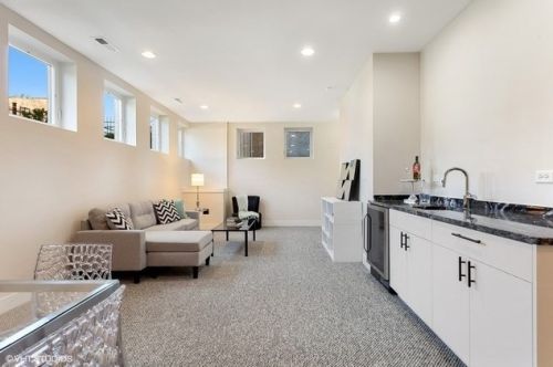 4331 Vernon Ave, Chicago IL 60653-3406 exterior