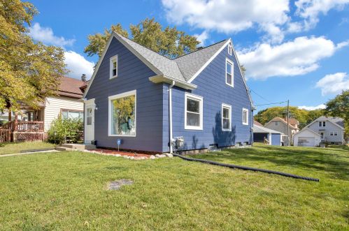 5504 33rd St, Milwaukee WI  53221-4026 exterior