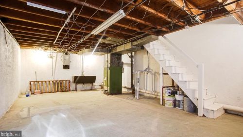 327 Fern St, Darby PA 19023-2614 exterior