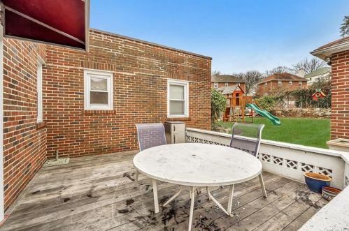 370 Rich Ave, Mount Vernon NY 10550-1510 exterior