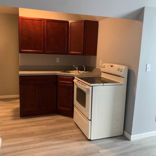 193 Bassett St, New Britain CT 06051-3421 exterior