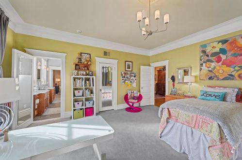 36 Portland Pl, Saint Louis MO 63108-1242 exterior