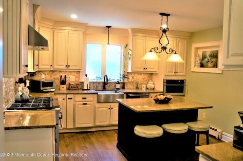 804 Atlantic Ave, Point Pleasant Beach NJ 08742-2914 exterior