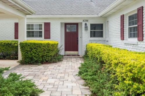 8718 Elmwood Ln, Tampa, FL 33615-4415