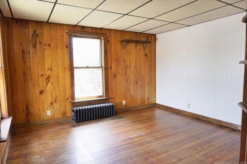 279 Main St, Torrington CT 06790-6946 exterior