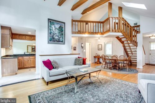 4 Argyle St, Rockville MD 20850-4417 exterior