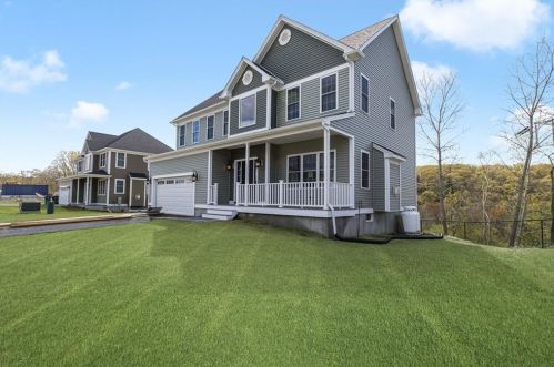 515 Louise St, Woonsocket, RI 02895-6672