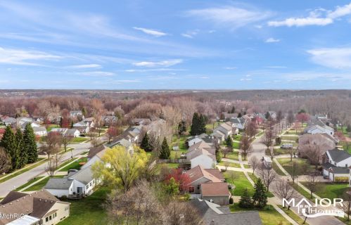 4010 Chamberlain Ave, Grand Rapids MI 49508-2615 exterior