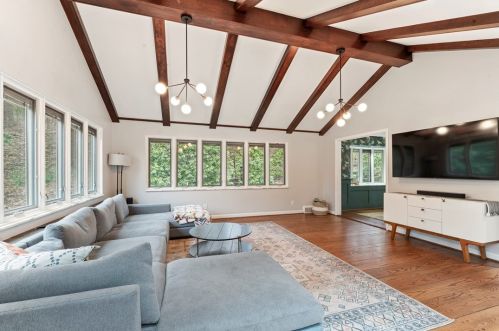 200 Guyasuta Rd, Pittsburgh PA  15215-1519 exterior