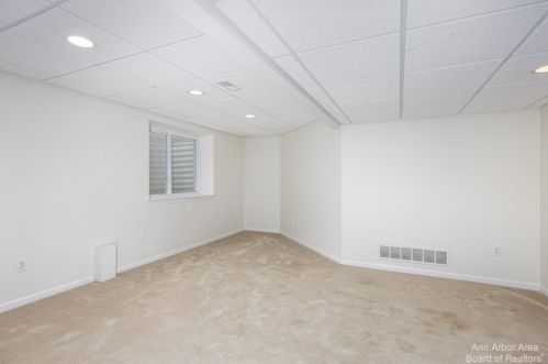 301 Fairways Ln, Lyndon Twp MI 48118-2130 exterior