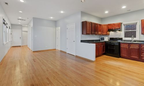 1917 May St, Chicago, IL 60608-3304