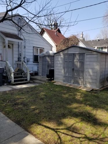 617 Ash St, Waukegan IL 60087-5037 exterior