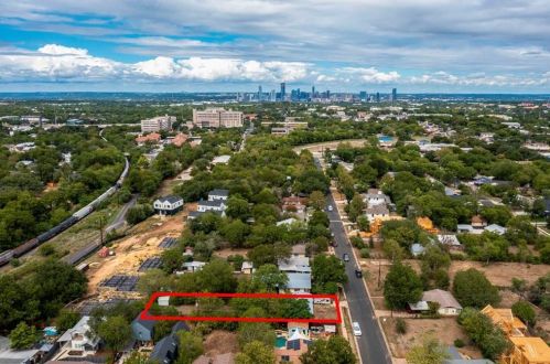 4524 3rd St, Austin, TX 78745-1968