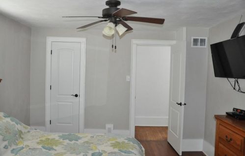 2053 105th St, Milwaukee WI  53227-1209 exterior