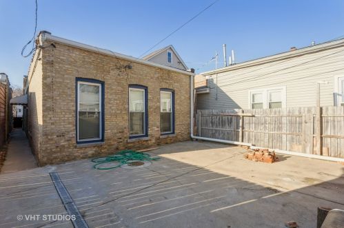 5652 Grand Ave, Chicago, IL 60639-2943