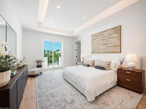 722 16 Ave, Naples FL 34117-2239 exterior