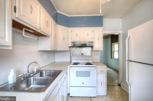 22 4 Ave, Runnemede NJ 08078-1302 exterior