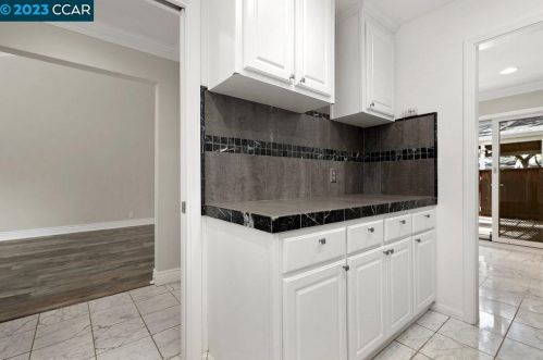 372 Camelback Rd, Concord CA  94523-1357 exterior