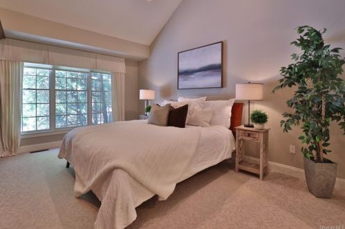 17 Caruso Pl, Armonk NY 10504-1366 exterior