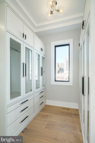 722 Broad St, Philadelphia PA 19146-3119 exterior