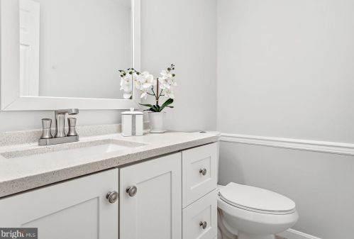 1205 Limerick Ct, Hummelstown PA  17036-9152 exterior