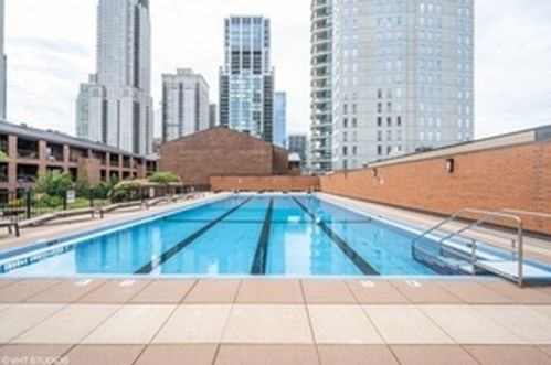 1030 State St, Chicago IL  60605-2203 exterior