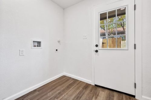 2521 Amelia St, Dallas TX  75235-8222 exterior