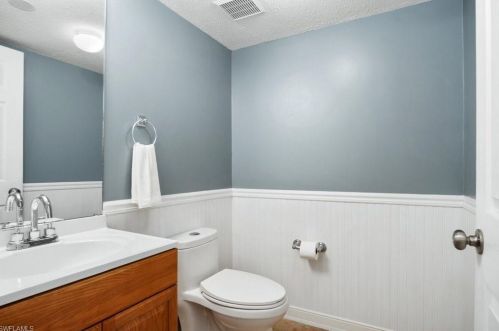 2731 8 Ave, Naples FL 34120-4919 exterior