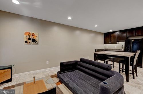 3822 Elmwood Towne Way, Alexandria VA  22303-1161 exterior