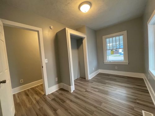 2022 Henry St, Meskegon MI  49441-3048 exterior