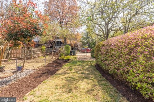 5 Maple St, Alexandria VA 22301-2603 exterior