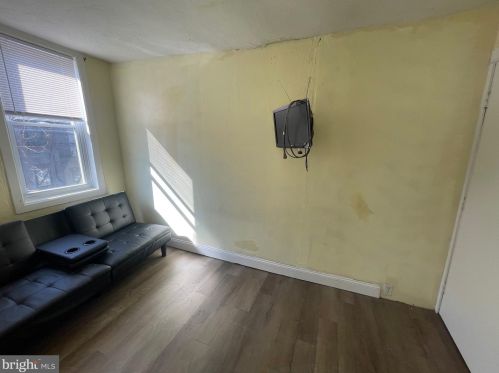 1500 Lawrence St, Philadelphia PA  19122-3721 exterior