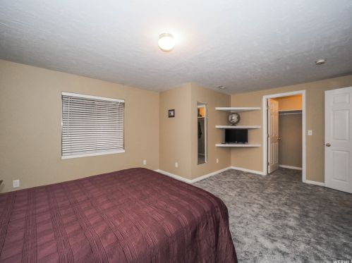 4662 8450, Taylorsville UT exterior