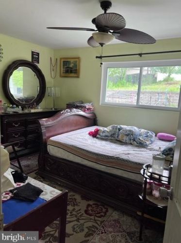 2824 James Dr, Alexandria VA 22303-1338 exterior