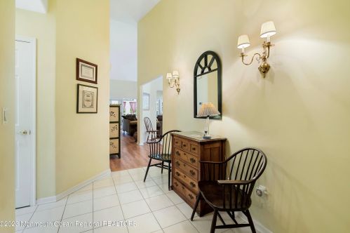 301 Devon St, Lakehurst, NJ 08759-4637