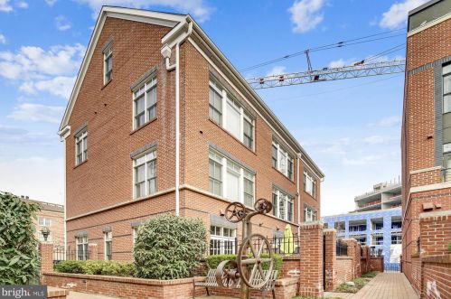 1125 Royal St, Alexandria VA 22314-4310 exterior