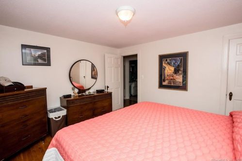 96 Wallace Row, Wallingford CT 06492-3137 exterior