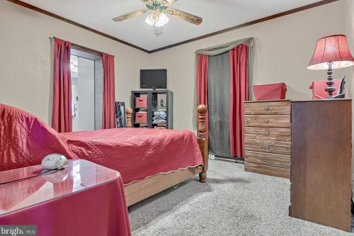 373 High St, Hanover PA 17331-3922 exterior