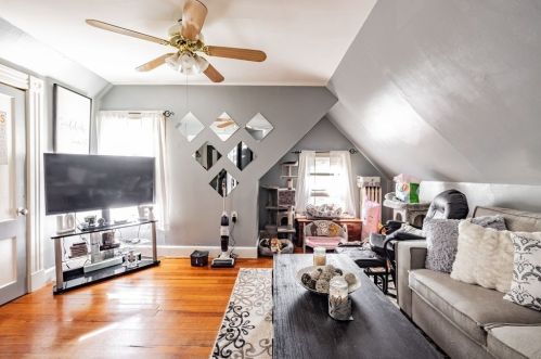 19 Parkwood St, Springfield MA 01108-2609 exterior