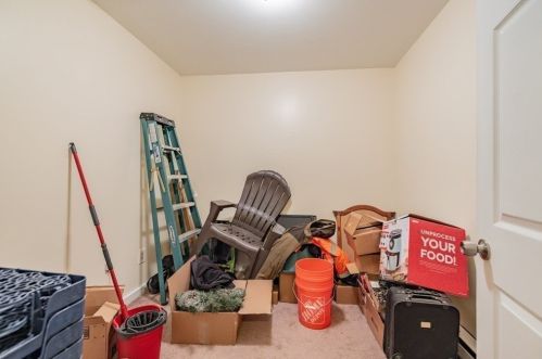 8 Maple St, Chicopee MA 01020-2626 exterior