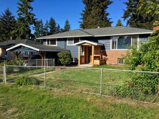 11425 10th Ave, Seattle WA  98146-2266 exterior