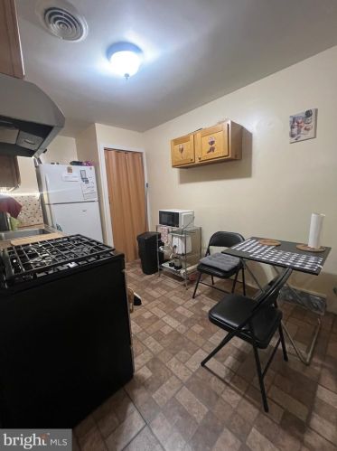 1226 Cayuga St, Philadelphia PA 19124-3843 exterior